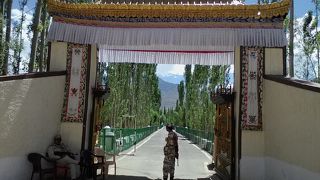 シェイへはどうやって行く？