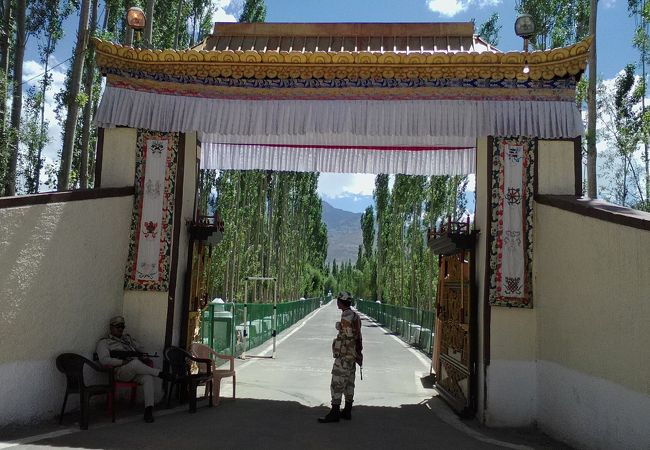 シェイへはどうやって行く？