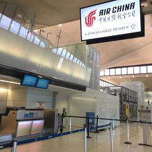 チェックインカウンターエリア。