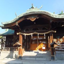 まあまあ大きいお社