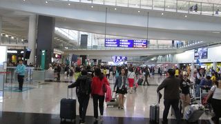 吹き抜けで出発階と繋がっていました