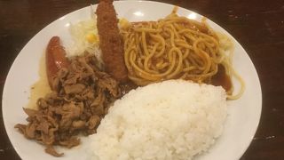 1日中ランチをやっている。