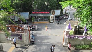 寺院は一般に開放