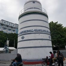 寸胴なミナレット　なんか灯台みたい　