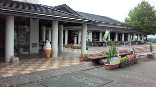 国道400号沿いの道の駅。