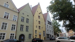 三人姉妹と間違えました・・・