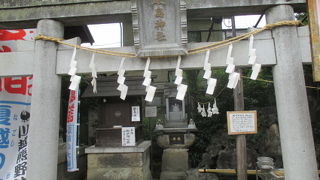 銭洗いの宝池は由緒正しいお水です。