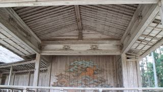 関山中尊寺の金色堂近く