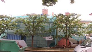 外装を修繕中でした