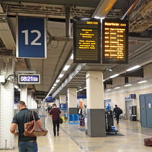 この先に荷物一時預けがあります