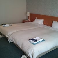 部屋は広いです。