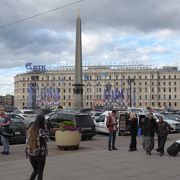 主要駅のモスクワ駅前広場が蜂起広場です