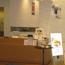 ダイニングカトレア松坂屋高槻店入口