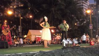 夕方のフラダンスショー