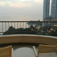 バルコニーから海が見えました。