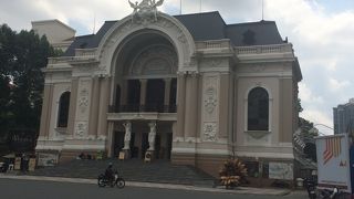 フランス建築そのもの