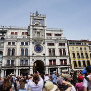 【ベネチア】時計塔、上がって広場を見下ろしたい
