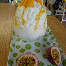 付いているパッションフルーツ一緒にたべるとまた美味しい！