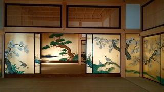 絢爛豪華な狩野派の襖絵が素晴らしい