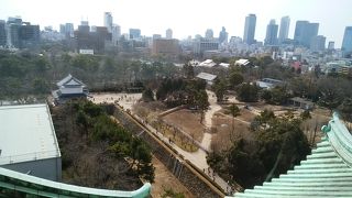 眺望良し、実物大の金の鯱、千両箱、大名駕籠など見所多し