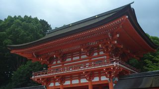 立派でうつくしい