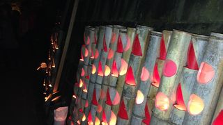 清水の滝と紅葉ライトアップ「清水竹灯り」