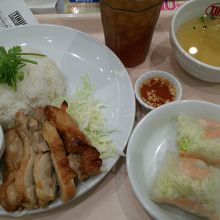 チキンと生春巻のセットです