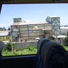 ハバナ郊外にあるハバナクラブの工場