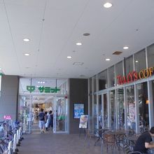 1階は食品スーパーがキーテナント