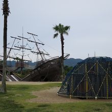 難破船の遊具