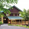 カモミールに囲まれた、日本初の BIO HOTEL