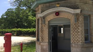 万世橋交番INたてもの園