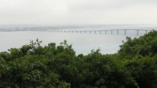 来間大橋と前浜与那覇ビーチが良く見えます