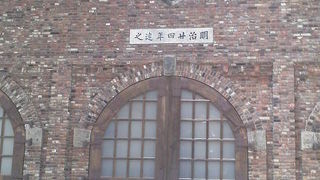 昔懐かしい蒸気機関車の模型も展示されています。