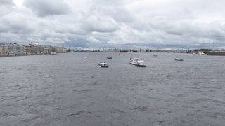 サンクトペテルブルグの街はこの川を中心に発展