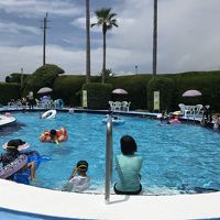 小さいですが、きれいなプールです