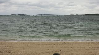 遠くの眺めがいいビーチでした