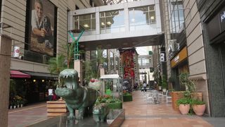 天神大丸東館エルガーラに並ぶ広場