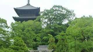 先ず土地の神様に祈ってから