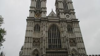 ゴシック建築の寺院