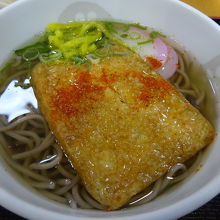 レストランで注文した狸そば　味はごく普通でした