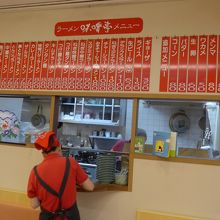 メニューは店内壁面にあります