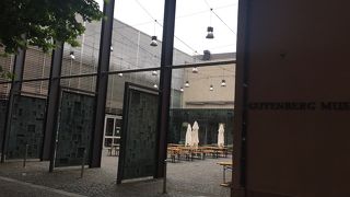 日曜日は11時オープン