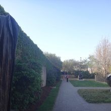 庭園のほうがわかりやすい作品が多いように見受ける