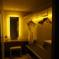 ウォークインクローゼット的な部屋