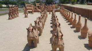 今城塚古墳を中心に整備された広くて美しい公園