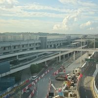 離発着する飛行機が見えます。騒音はほとんどありません。