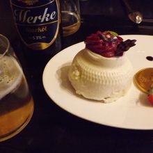 ケーキとビール、変な組み合わせですが、、、