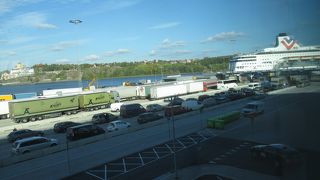 バッタムン港からはヘルシンキ、トゥルク（フィンランド南西部）、タリン（エストニア ）行きの各船が発着しているようです