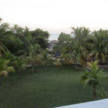 ホテルの部屋から見えるカリブ海とアンコン・ビーチ